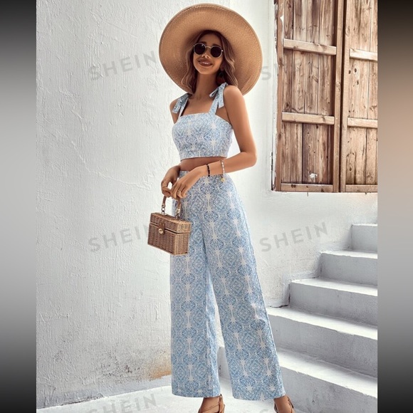 Blue & White Crop top and pants co-ord set - Picture 3 of 6